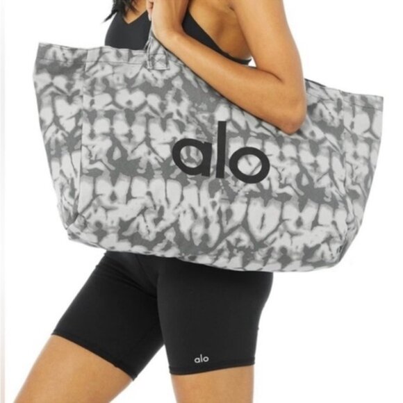 NWT Alo Yoga Iconic Shopper Tote - Picture 2 of 7